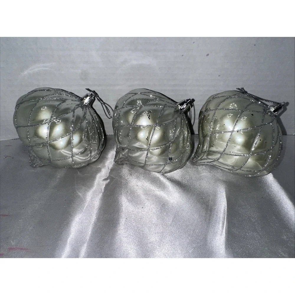 Pier One Imports Ornament Set Of 3 Silver Flawed‎